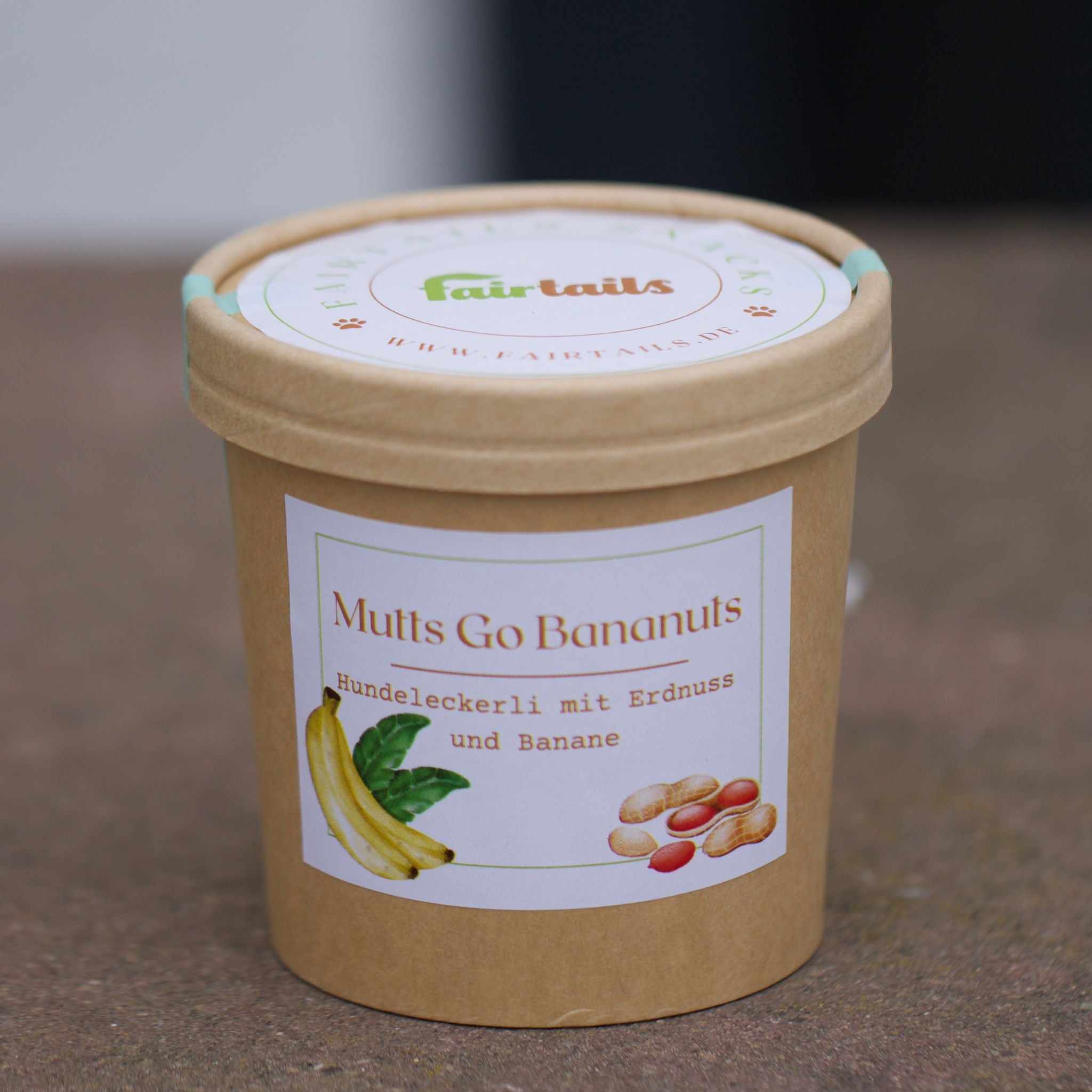 Vegane Hundeleckerli mit Banane und Erdnuss bei Fairtails