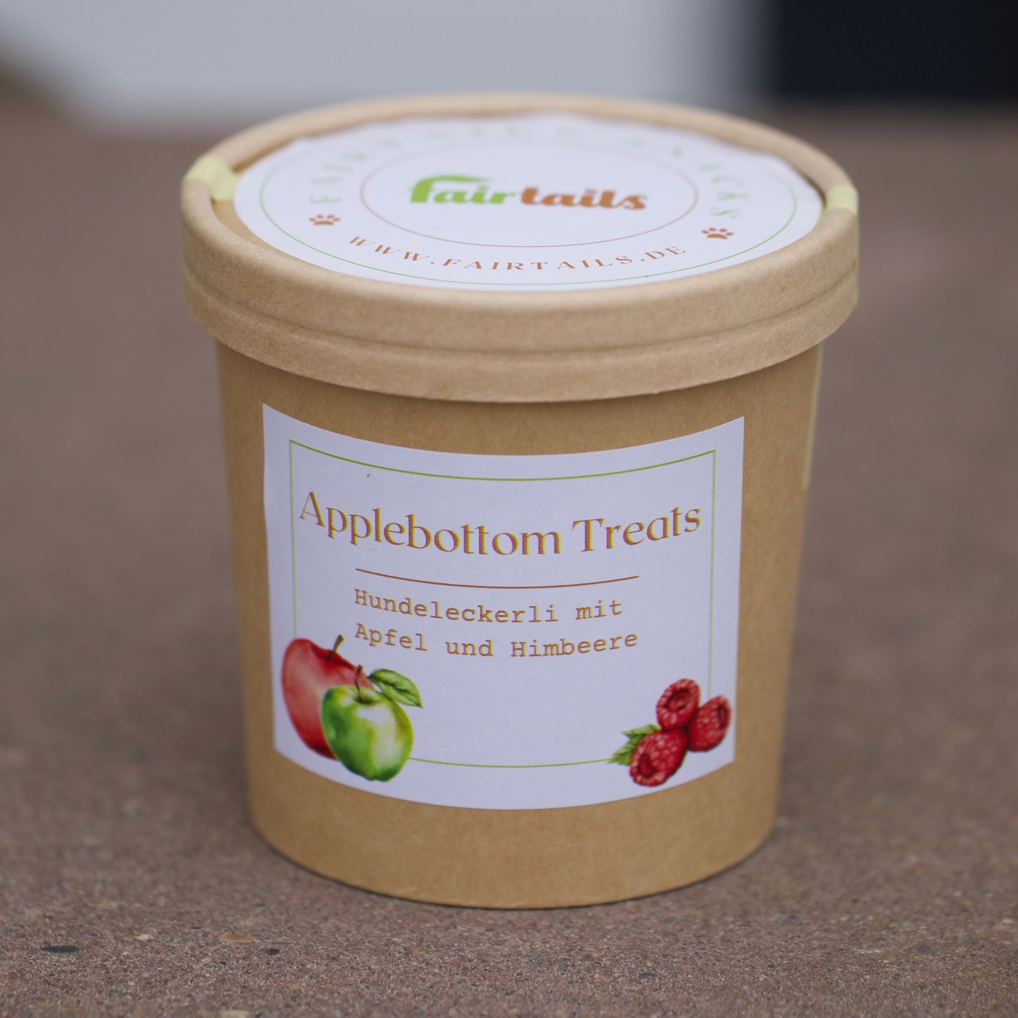 Vegane Hundeleckerli Hundekekse mit Apfel und Himbeere bei Fairtail