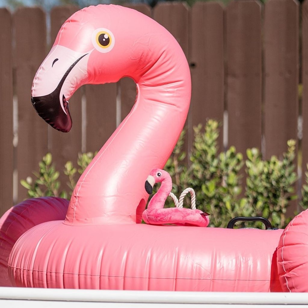 P.L.A.Y. Hundespielzeug Flamingo- nachhaltiges Hundespielzeug bei Fairtails