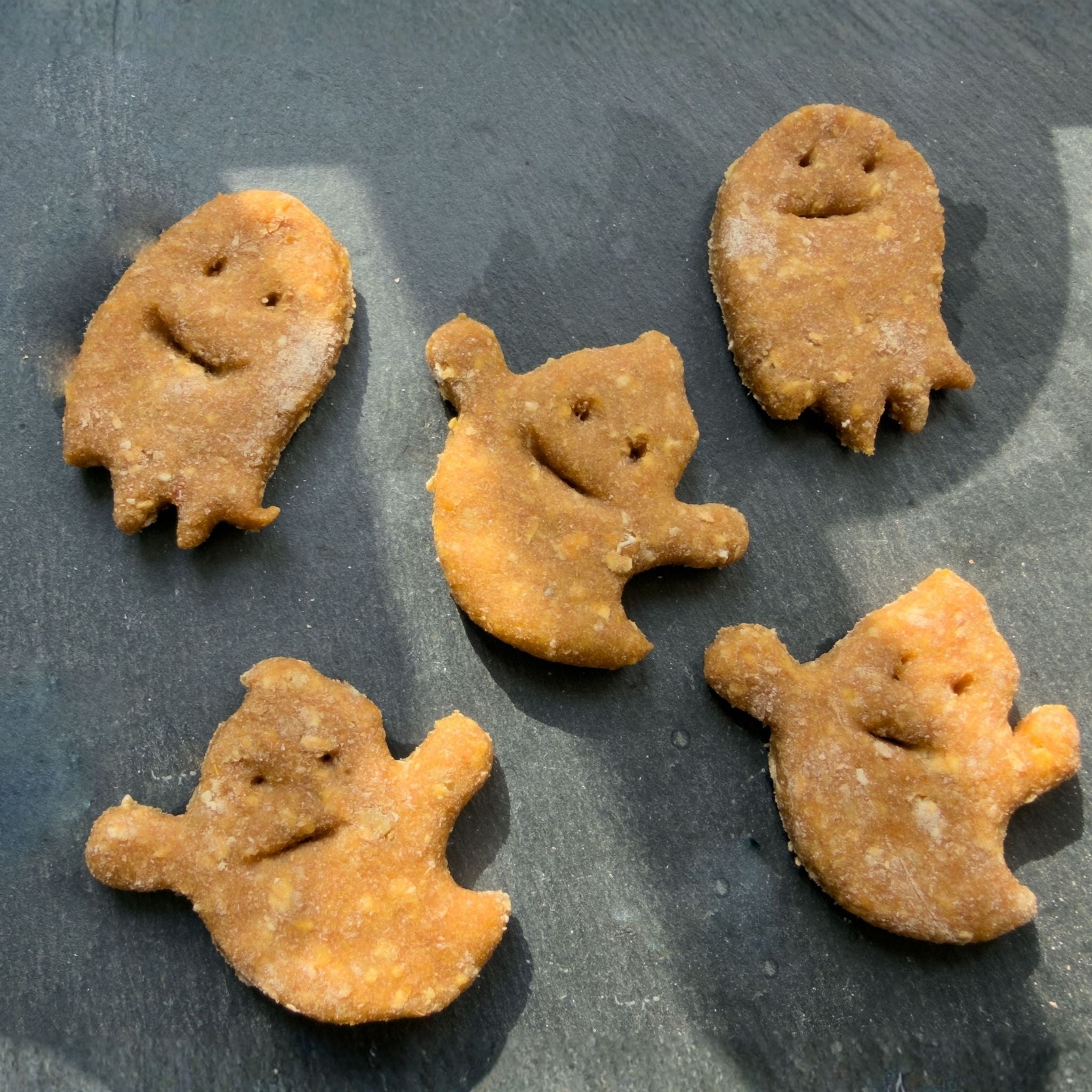 Fairtails Happy Ghosties - vegane Halloween Hundekekse (10 ghosties/110g)